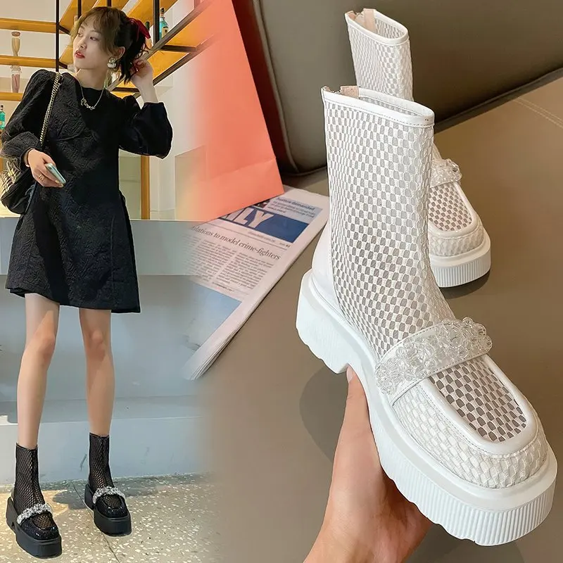 Martin Boots Women's Summer 2021 New Fashion Hollow Comfortable Breathable Women's Boots Casual All-match Rhinestone Short Boots
Martin Boots Women's Summer 2021 New Fashion Hollow Comfortable Breathable Women's Boots Casual All-match Rhinestone Short Boots