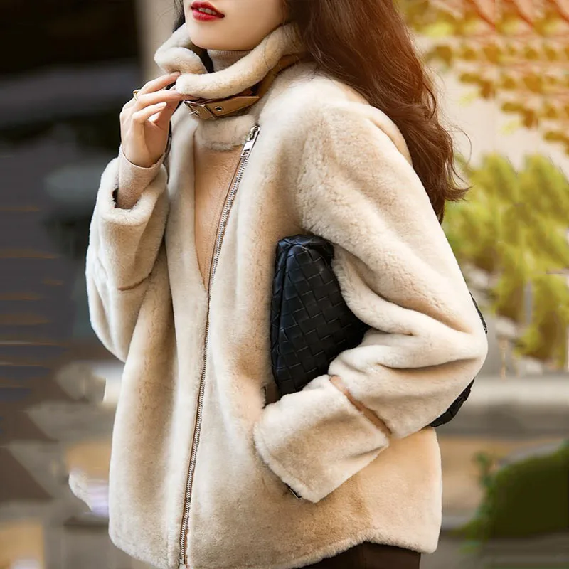 Parkas Women's Plus Size Short Fur Coats 2020 Winter New Fashion Faux Fur Zipper Splicing Irregular Skinny Warm Jackets Woman
Parkas Women's Plus Size Short Fur Coats 2020 Winter New Fashion Faux Fur Zipper Splicing Irregular Skinny Warm Jackets Woman