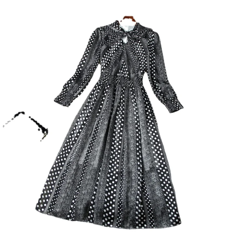 2021 Long Sleeve Bow Collar Dot Printed Fashion Pleated Dress European and American Women's Wear for Summer
2021 Long Sleeve Bow Collar Dot Printed Fashion Pleated Dress European and American Women's Wear for Summer