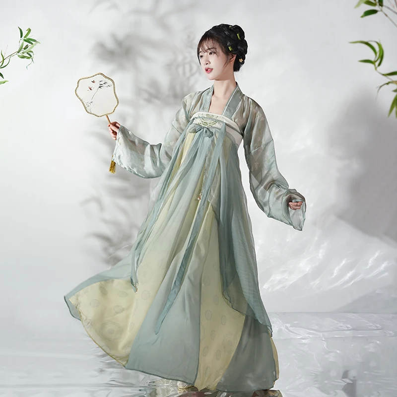 Chest-chested Hanfu women are elegant in summer, and Tang system improves daily commute for thin little people
Chest-chested Hanfu women are elegant in summer, and Tang system improves daily commute for thin little people