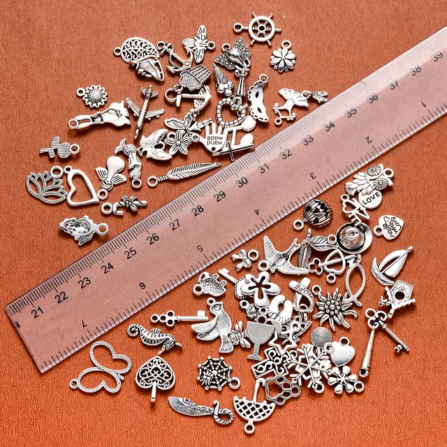 Hot-selling Small Pendants 100 Pieces/pack, High-quality Bracelets, Necklaces, Alloy Small Pendants,Jewelry and Clothes Matching
Hot-selling Small Pendants 100 Pieces/pack, High-quality Bracelets, Necklaces, Alloy Small Pendants,Jewelry and Clothes Matching