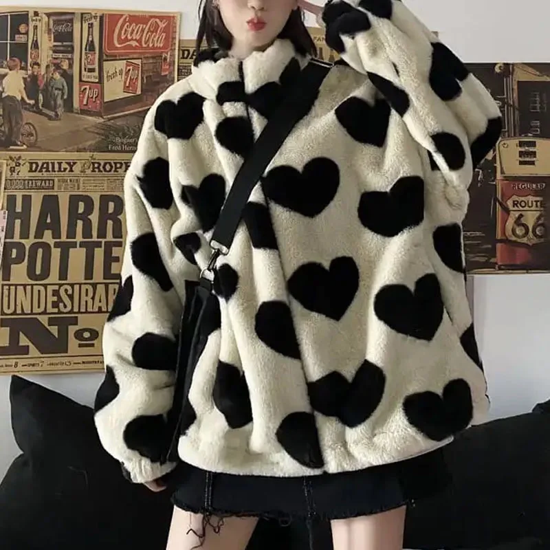 Japanese Zip Up Lolita Teddy Jacket Women 2021 Autumn Winter Thick Lamb Fluffy Comfortable Coat Sweet Korean Faux Fur Coat Outer 
Japanese Zip Up Lolita Teddy Jacket Women 2021 Autumn Winter Thick Lamb Fluffy Comfortable Coat Sweet Korean Faux Fur Coat Outer