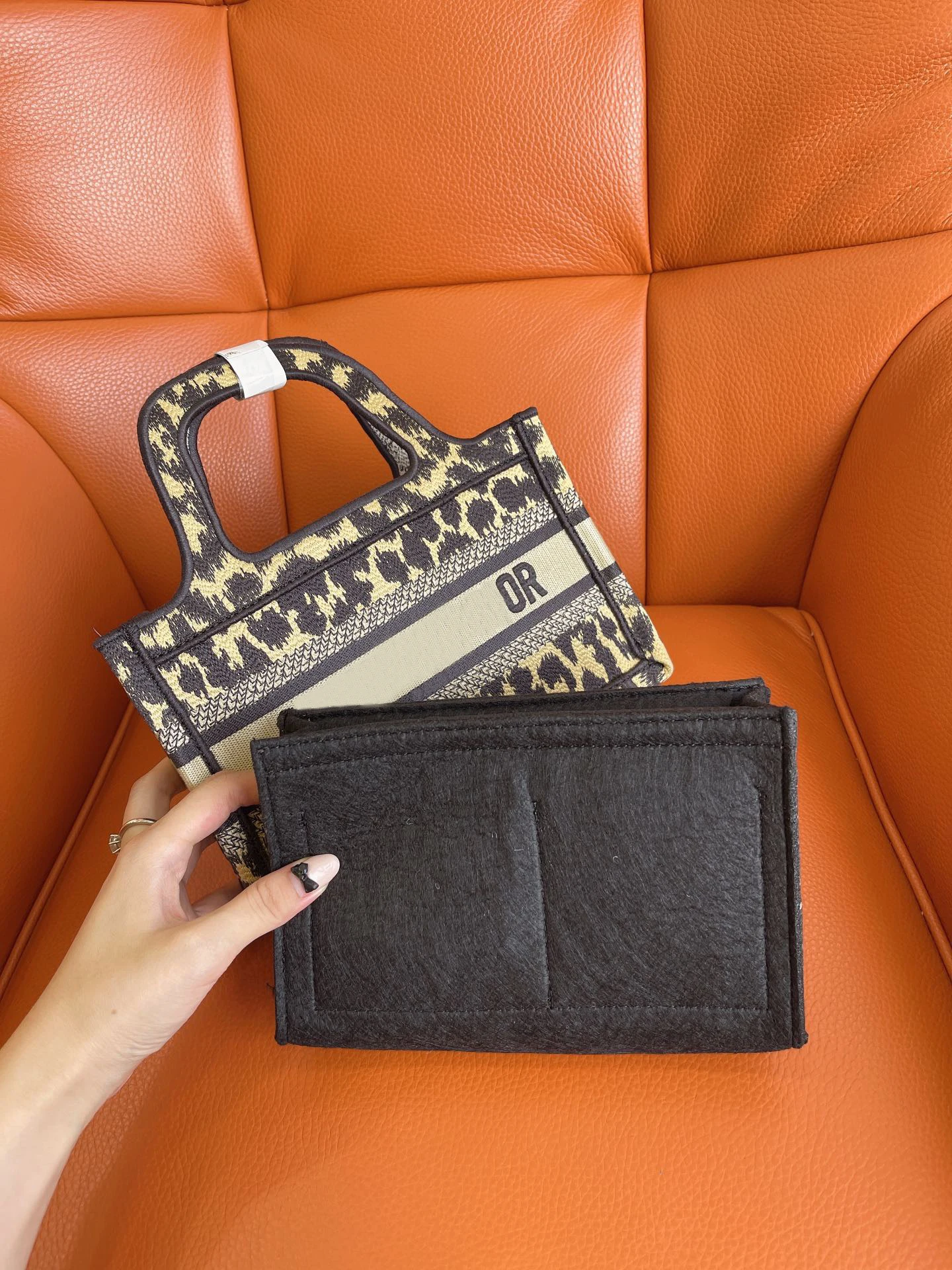 Women's Handbags
Women's Handbags