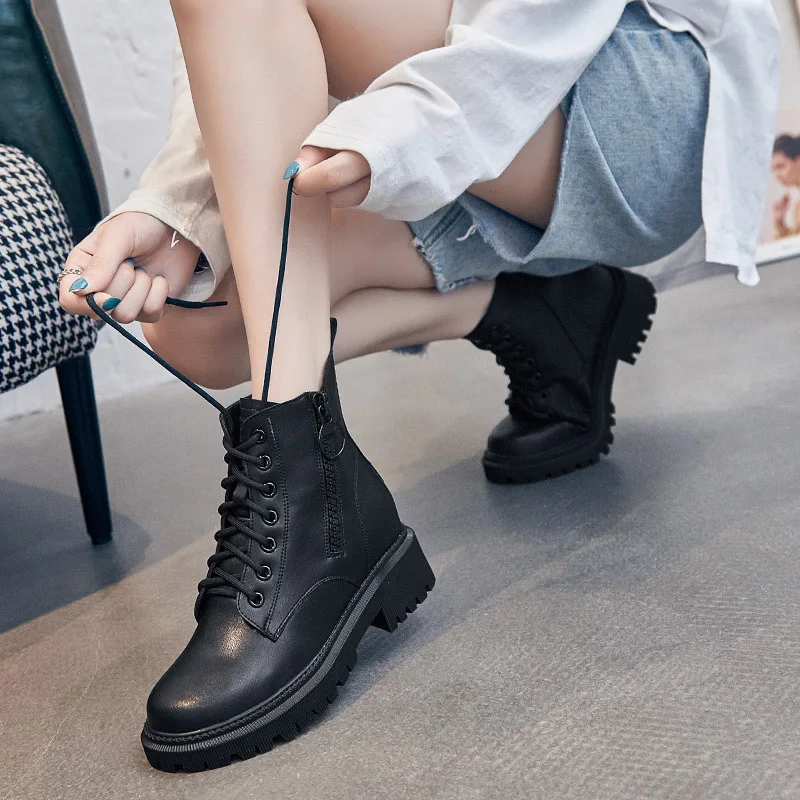 Genuine Leather Chunky Boots Women's Ankle Boots Female Platforms Black Designer Shoes Woman Booties Heels Women Shoes 2021 New
Genuine Leather Chunky Boots Women's Ankle Boots Female Platforms Black Designer Shoes Woman Booties Heels Women Shoes 2021 New