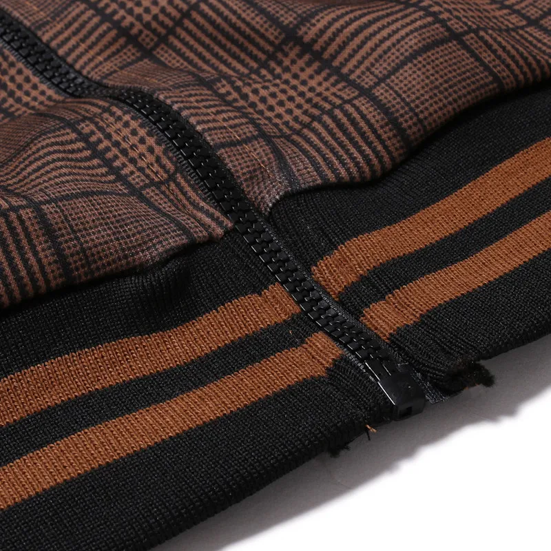 2021 Heren Heren Setstracksuit Mannen Rits Fashion Sporting Pak Merk Plaid Sweatshirt + Joggingbroek Kleding 2 Stuks Sets
2021 Heren Heren Setstracksuit Mannen Rits Fashion Sporting Pak Merk Plaid Sweatshirt + Joggingbroek Kleding 2 Stuks Sets