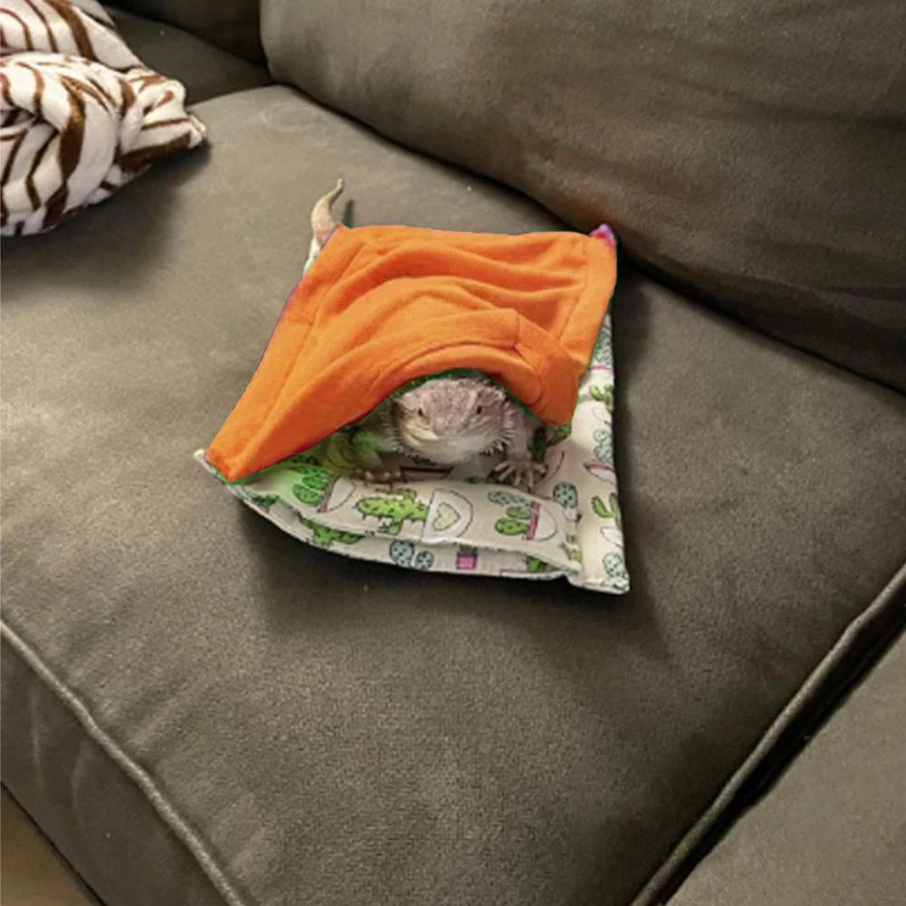 1PC Reptile Sleeping Bag Tropical Cactu Print Blanket with Pillow Cage Sleepover Nap Mat for Bearded Dragon Leopard Gecko Lizard
1PC Reptile Sleeping Bag Tropical Cactu Print Blanket with Pillow Cage Sleepover Nap Mat for Bearded Dragon Leopard Gecko Lizard