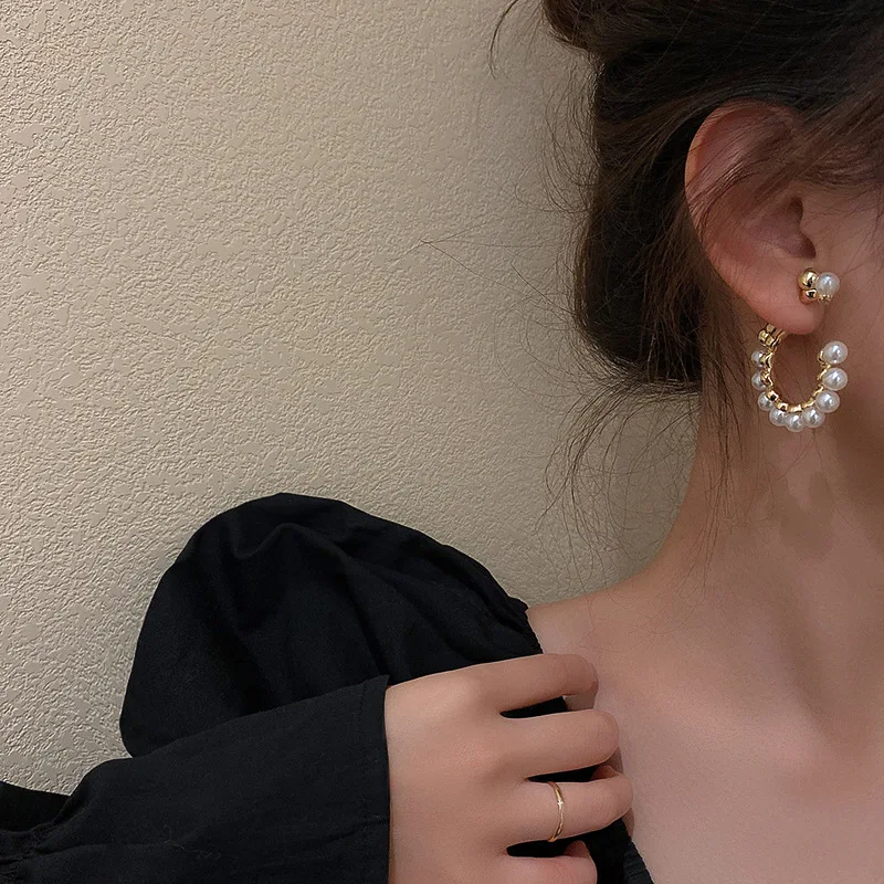 Real gold electroplating 925 silver needle pearl C-shaped Earrings Fashion simple Earrings simple personality earrings for women
Real gold electroplating 925 silver needle pearl C-shaped Earrings Fashion simple Earrings simple personality earrings for women