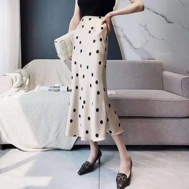 2021 Elegant High Waist Summer A-Line Ladies Long Polka Dot Skirt Chic Women Vintage Satin Skirt Women Faldas Jupe Femme Saia
2021 Elegant High Waist Summer A-Line Ladies Long Polka Dot Skirt Chic Women Vintage Satin Skirt Women Faldas Jupe Femme Saia