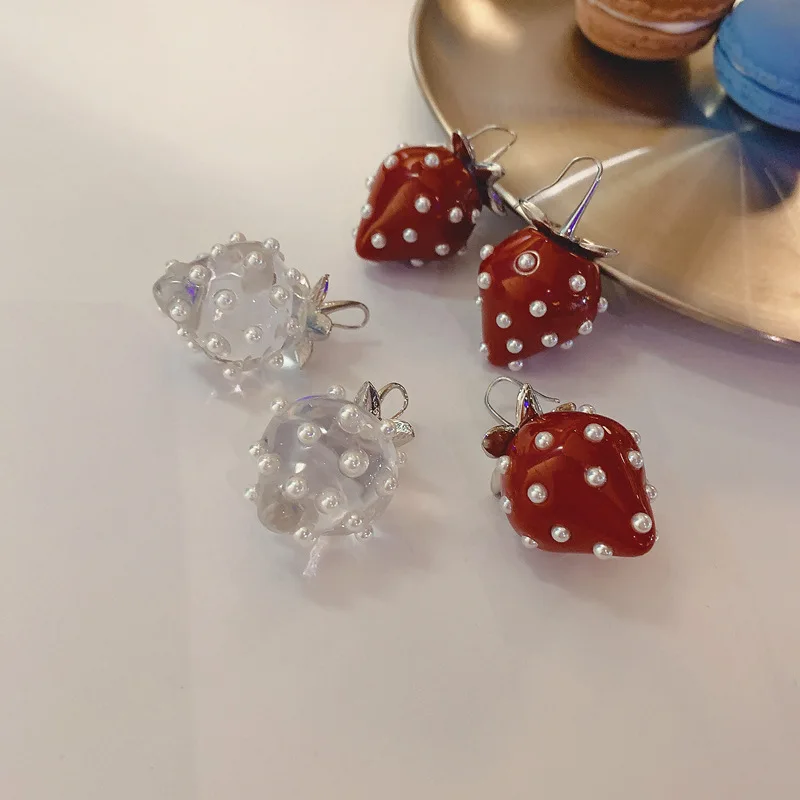 2021 New Strawberry Pendant Earrings Sweet Lovely Fruit Earrings Pearl Earrings For Women Girls Trend Jewelry Hanging earrings
2021 New Strawberry Pendant Earrings Sweet Lovely Fruit Earrings Pearl Earrings For Women Girls Trend Jewelry Hanging earrings