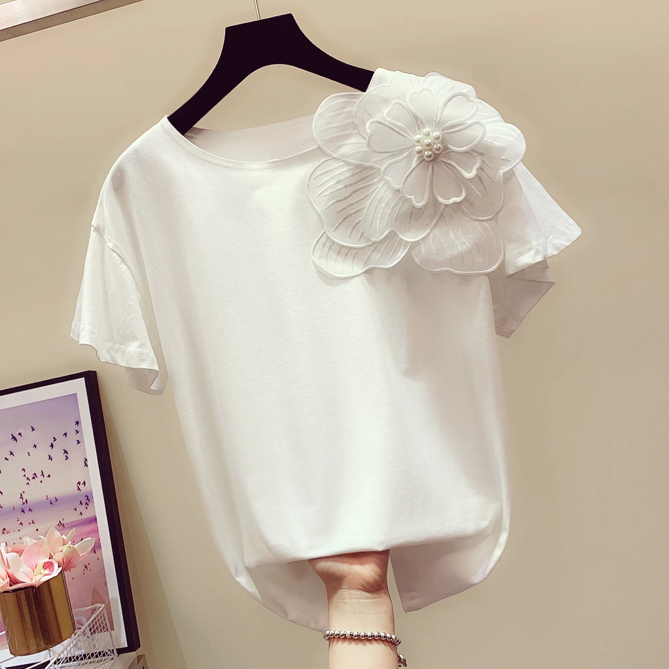 Flower Tshirt Women Summer New Stereo Flower Decoration T-shirt Woman Round Neck Short Sleeve White T Shirts Lady Tops Harajuku
Flower Tshirt Women Summer New Stereo Flower Decoration T-shirt Woman Round Neck Short Sleeve White T Shirts Lady Tops Harajuku