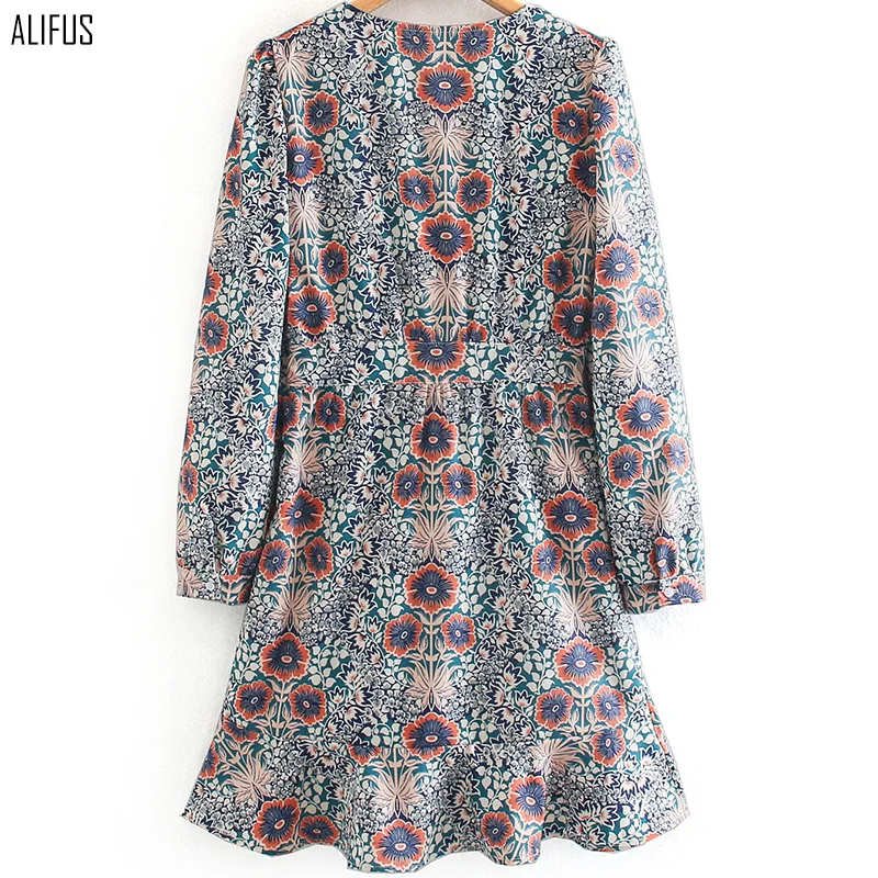 2020 spring and autumn women's clothing new fashion trend cross v-neck tie waist ruffle print dress
2020 spring and autumn women's clothing new fashion trend cross v-neck tie waist ruffle print dress