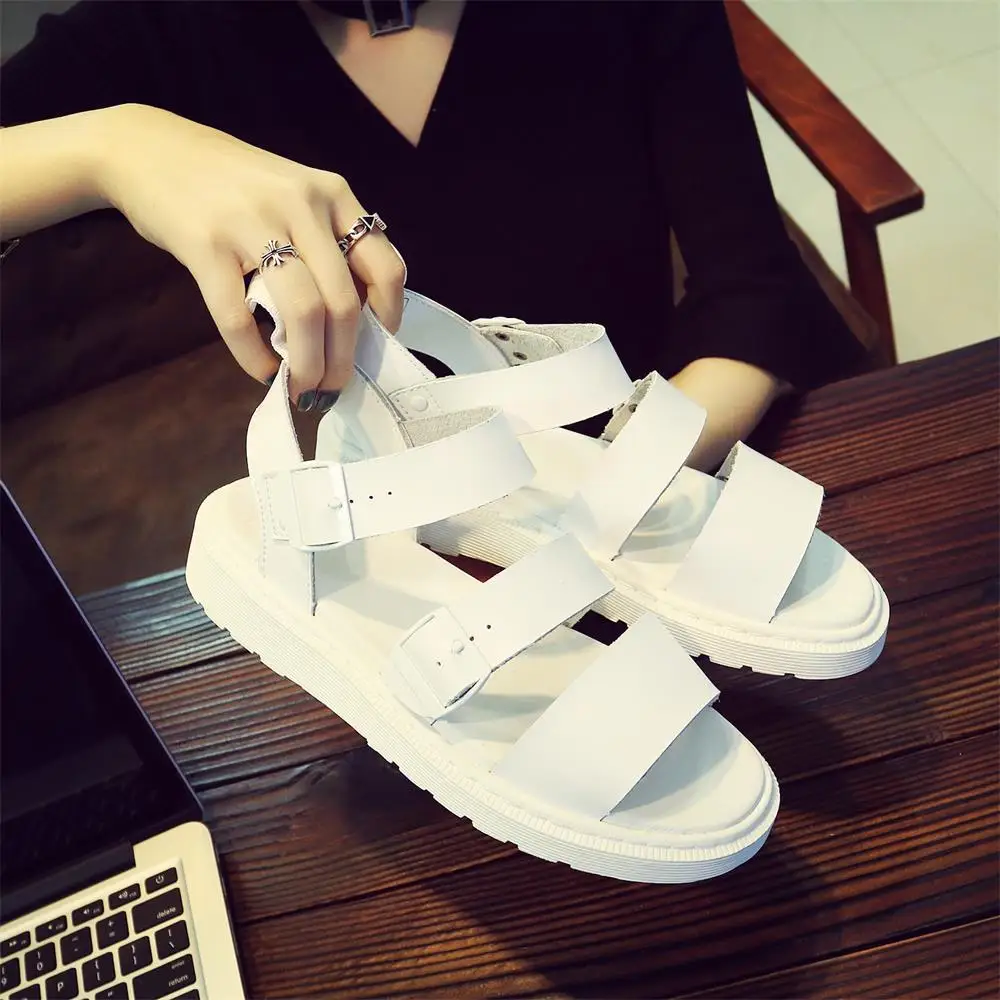 New high-end leather men's and women's couple Martin sandals Roman sandals, outdoor thick-soled height-enhancing shoes
New high-end leather men's and women's couple Martin sandals Roman sandals, outdoor thick-soled height-enhancing shoes