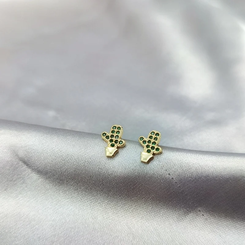 Korean 925 Silver Needle Gold Color Zircon Stud Earring For Women Unusual Earrings Fashion Jewelry 2021 Trendy Accessories Gift
Korean 925 Silver Needle Gold Color Zircon Stud Earring For Women Unusual Earrings Fashion Jewelry 2021 Trendy Accessories Gift