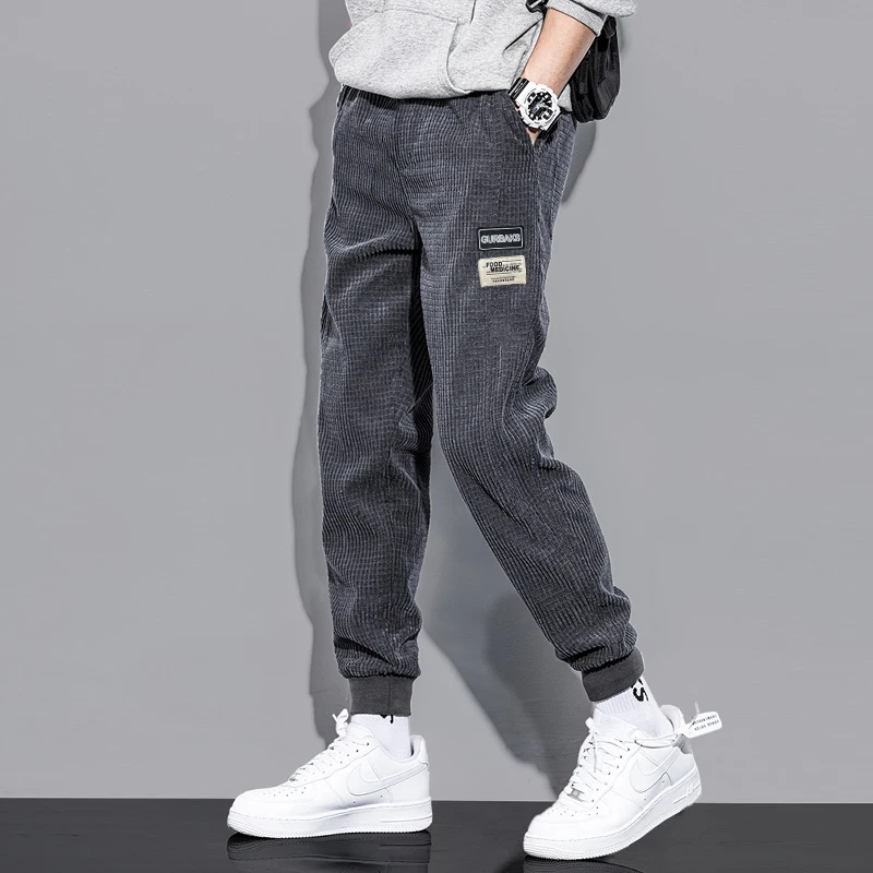 Autumn Newly Designer Fashion Men Jeans Casual Corduroy Cargo Pants Overalls Streetwear Hip Hop Joggers Wide Leg Sweatpants
Autumn Newly Designer Fashion Men Jeans Casual Corduroy Cargo Pants Overalls Streetwear Hip Hop Joggers Wide Leg Sweatpants