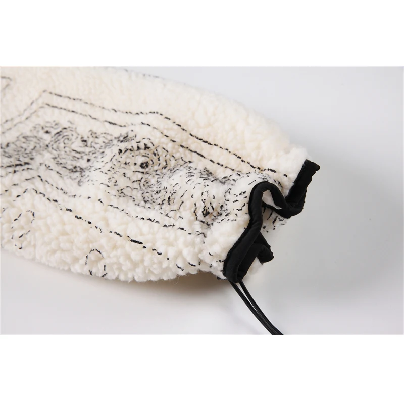 Vintage Print Sheepskin Coat Women 2020 Winter Zipper Pocket Thick Warm Lambswool Jacket Korean Style Oversize Female Outwear
Vintage Print Sheepskin Coat Women 2020 Winter Zipper Pocket Thick Warm Lambswool Jacket Korean Style Oversize Female Outwear