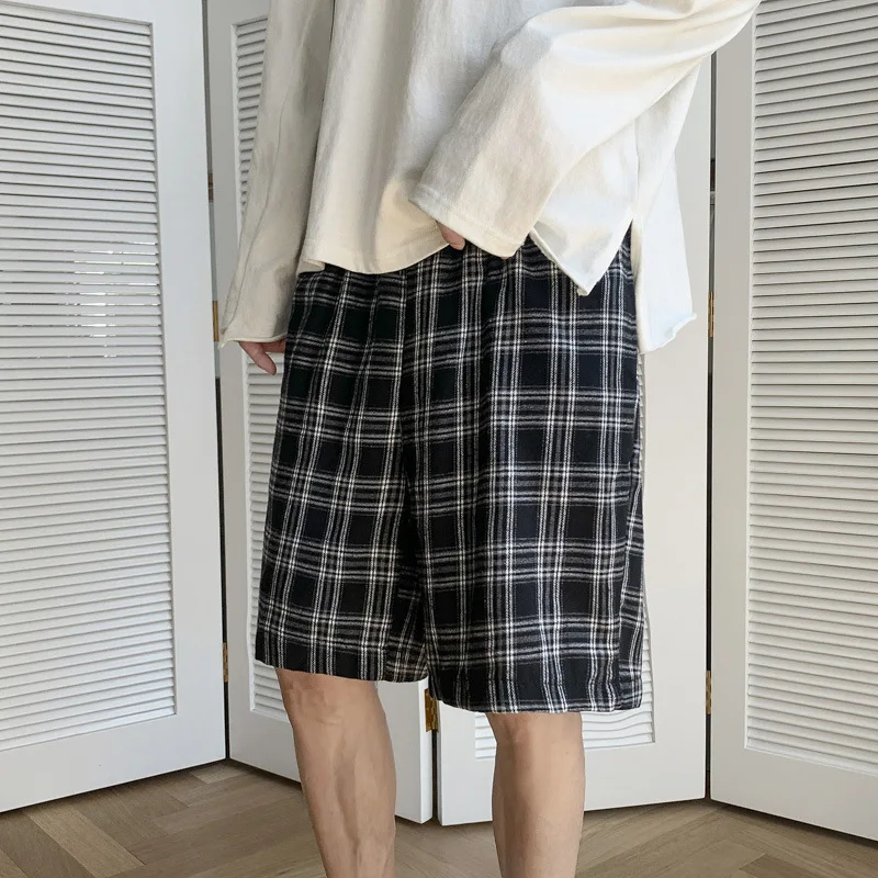 Summer Simple Retro Men's Plaid Pants Ins Trend Loose And Breathable Youth Casual Thin Section Oversized Sports Five-point Pants
Summer Simple Retro Men's Plaid Pants Ins Trend Loose And Breathable Youth Casual Thin Section Oversized Sports Five-point Pants