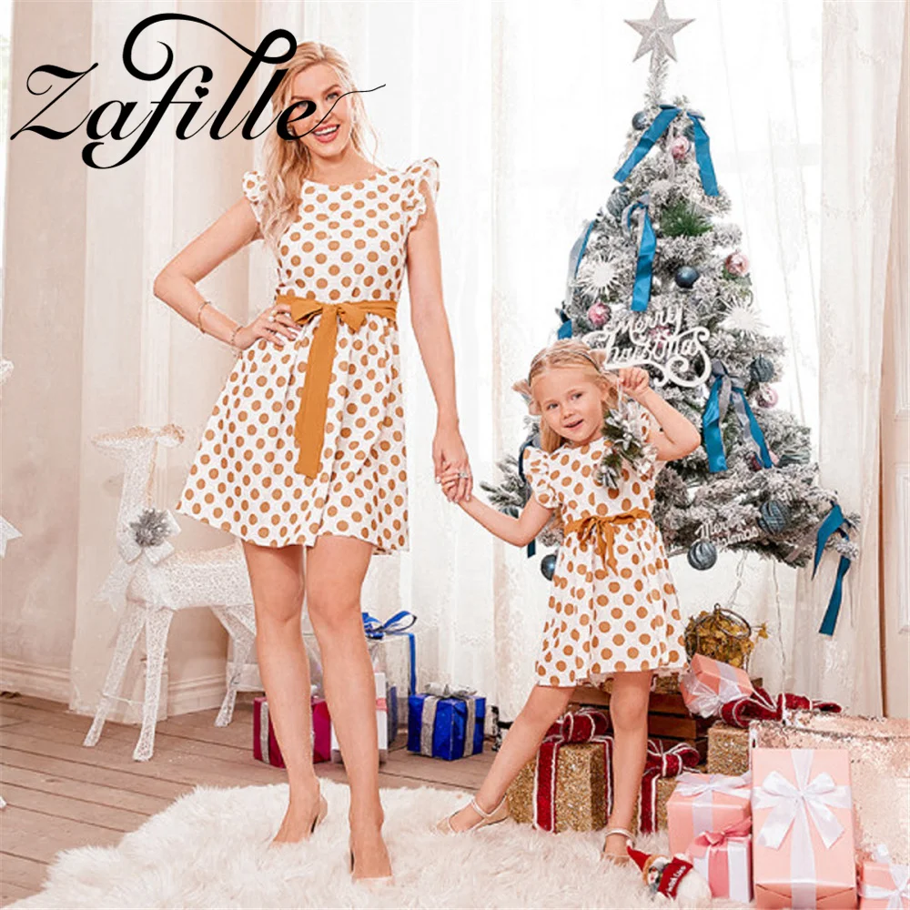 ZAFILLE Polka Dot Mother And Daughter Kit 2022 Newest Family Matching Clothes Summer Dress For Mom Daughter Casual Family Outfit 
ZAFILLE Polka Dot Mother And Daughter Kit 2022 Newest Family Matching Clothes Summer Dress For Mom Daughter Casual Family Outfit
