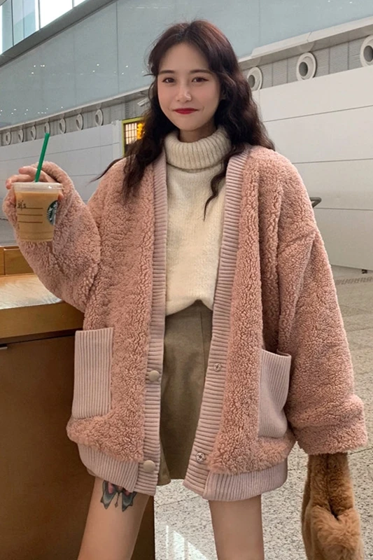 Thickened Faux Lamb Plush Coat for Women New Autumn and Winter Loose Korean Style Long Sleeve V-neck Pink Cotton-Padded Coat
Thickened Faux Lamb Plush Coat for Women New Autumn and Winter Loose Korean Style Long Sleeve V-neck Pink Cotton-Padded Coat