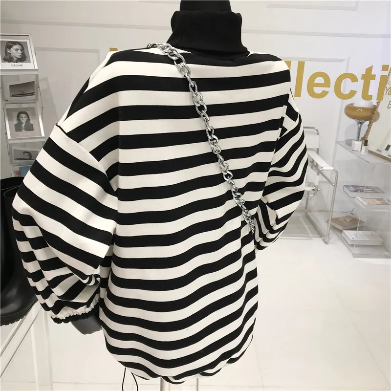 Women's 2021 Niche Design Winter New High Collar Loose And Slim Long Sleeve T-shirt Plush And Thicken Drawstring Sweater
Women's 2021 Niche Design Winter New High Collar Loose And Slim Long Sleeve T-shirt Plush And Thicken Drawstring Sweater