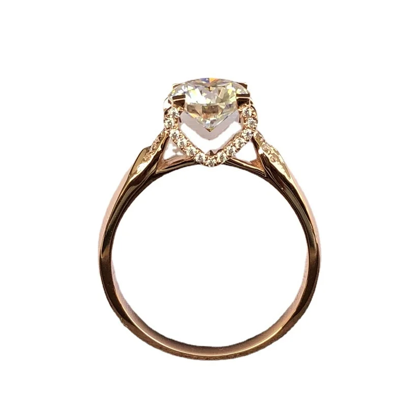18k Gold d Color Mosang Stone Ox Head Ring Classic Four Claw Diamond Engagement Proposal Light Luxury
18k Gold d Color Mosang Stone Ox Head Ring Classic Four Claw Diamond Engagement Proposal Light Luxury