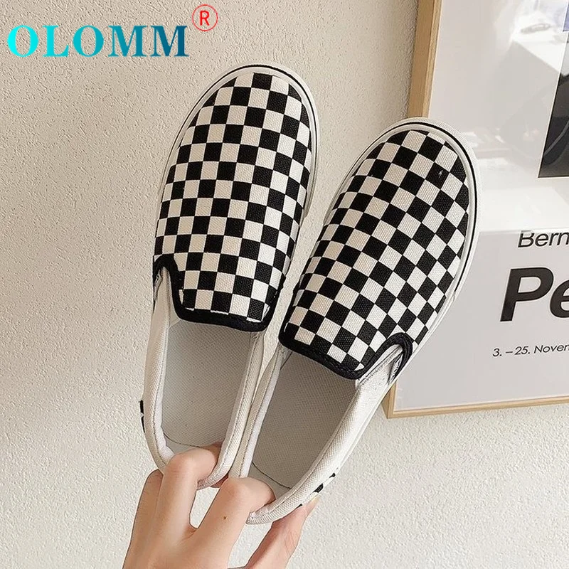 2021 Spring Fashion and Comfortable Canvas Shoes Lattice Flat Vulcanized Shoes Outdoor Leisure Women's Sports Shoes Couple Shoes
2021 Spring Fashion and Comfortable Canvas Shoes Lattice Flat Vulcanized Shoes Outdoor Leisure Women's Sports Shoes Couple Shoes