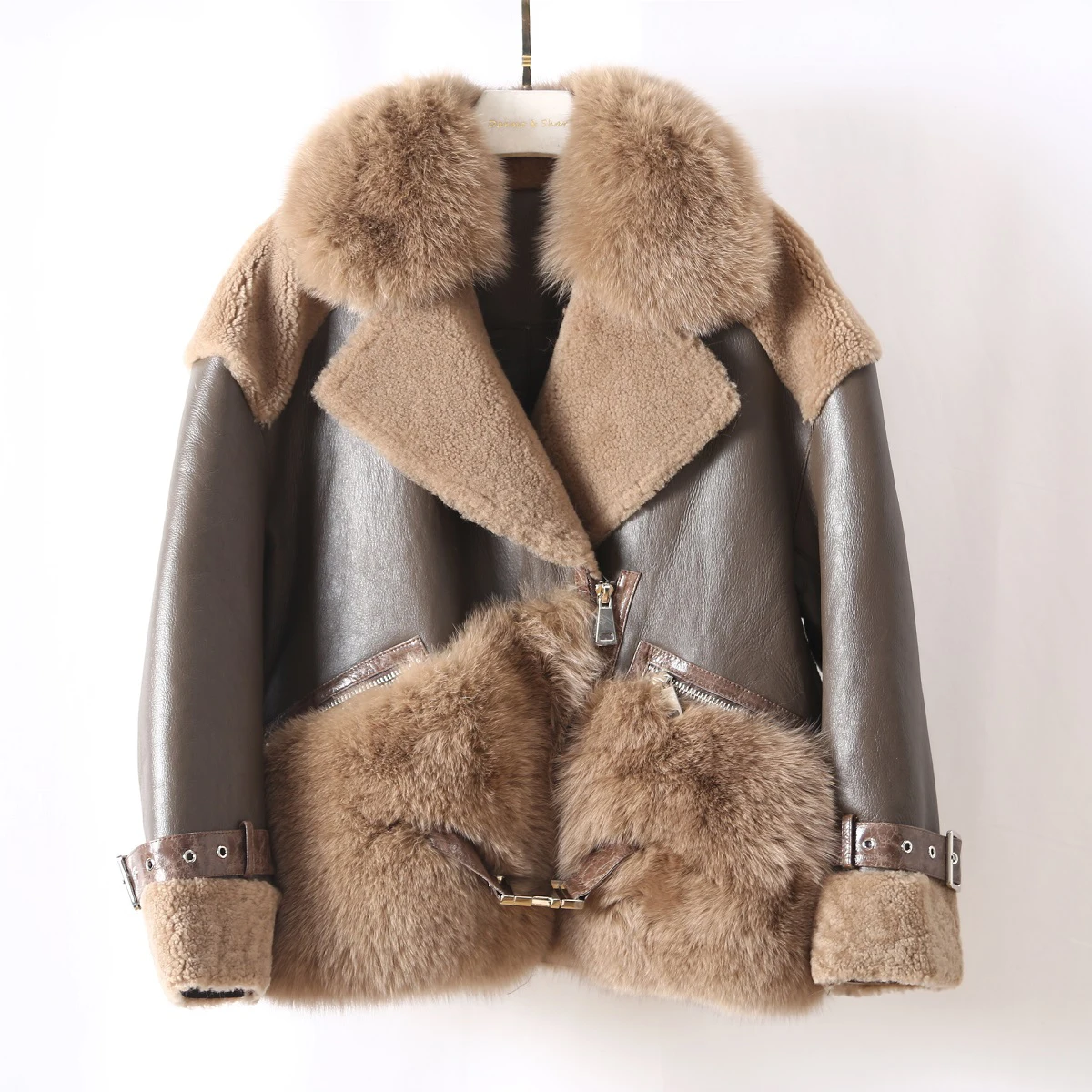 2021 New Real Natural Fox Fur Coat Winter Jacket Women Double-faced Merino Sheep Fur Genuine Leather Warm Streetwear Sashes
2021 New Real Natural Fox Fur Coat Winter Jacket Women Double-faced Merino Sheep Fur Genuine Leather Warm Streetwear Sashes