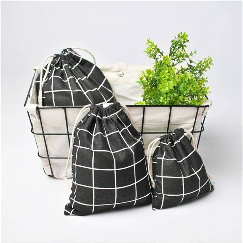 Cotton Linen Drawstring Bag Black White Plaid Grid Festival Gift Packaging Bags Creative Women Phone Pouch Travel Storage Bag
Cotton Linen Drawstring Bag Black White Plaid Grid Festival Gift Packaging Bags Creative Women Phone Pouch Travel Storage Bag