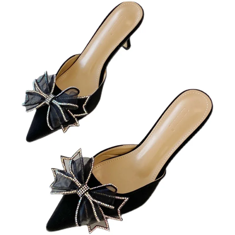 Low Shoes Woman 2021 Butterfly-Knot Slippers Soft Cover Toe Heeled Mules Luxury Slides Pantofle Jelly Flip Flops Comfort High Th
Low Shoes Woman 2021 Butterfly-Knot Slippers Soft Cover Toe Heeled Mules Luxury Slides Pantofle Jelly Flip Flops Comfort High Th