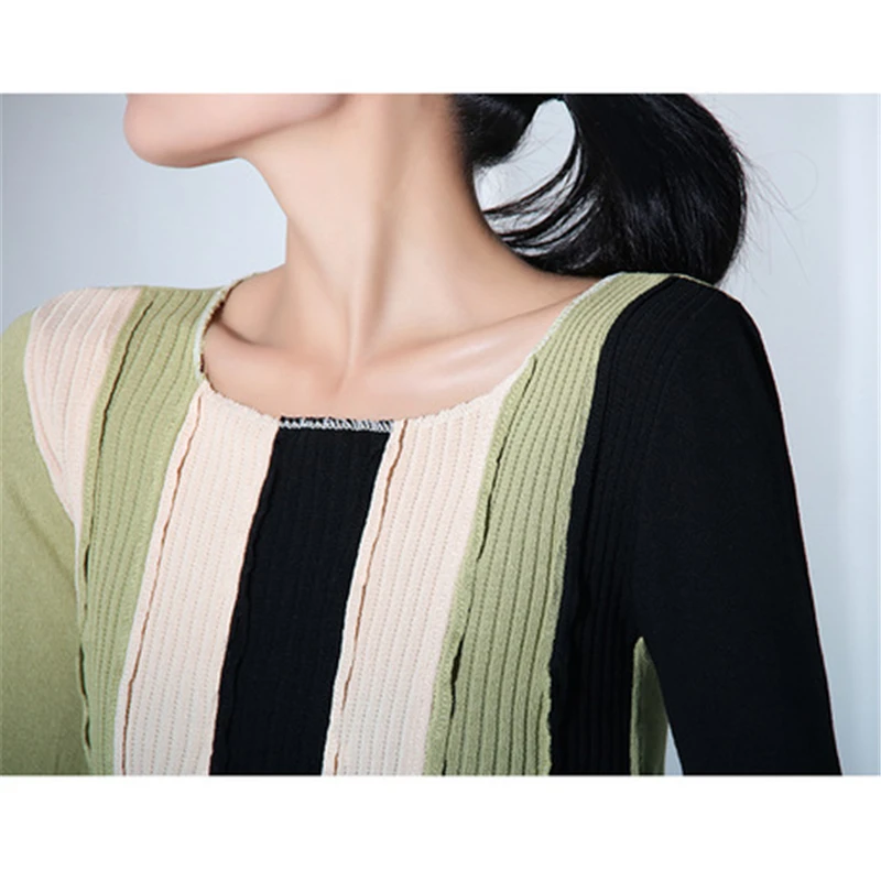 2020 early Autumn new wind stitching horn sleeve short knit green and black contrast round neck sexy top is thin
2020 early Autumn new wind stitching horn sleeve short knit green and black contrast round neck sexy top is thin