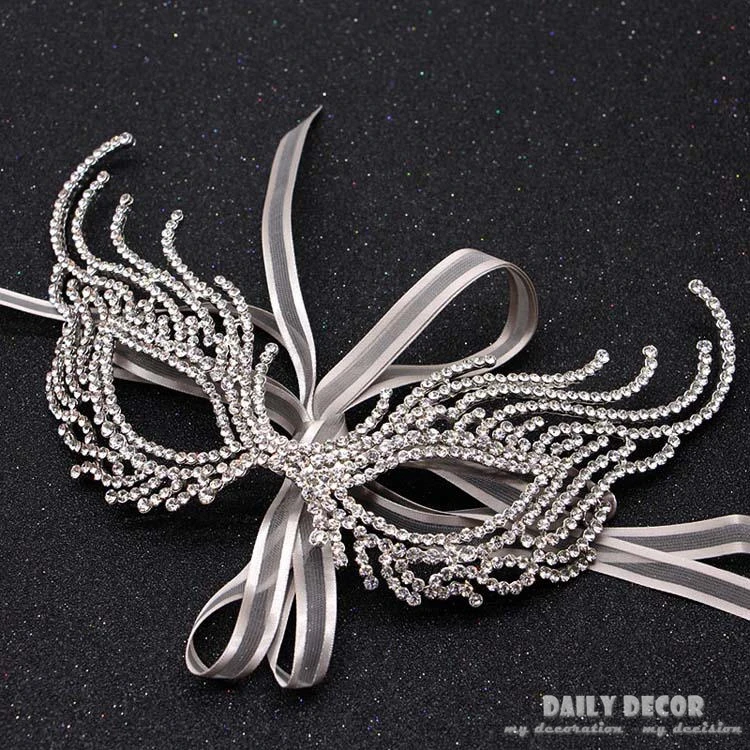 New fashion Rhinestone Mask for Women Dance Masquerade Crystal Masks Christmas Party Mask Supplies Performance goggles
New fashion Rhinestone Mask for Women Dance Masquerade Crystal Masks Christmas Party Mask Supplies Performance goggles