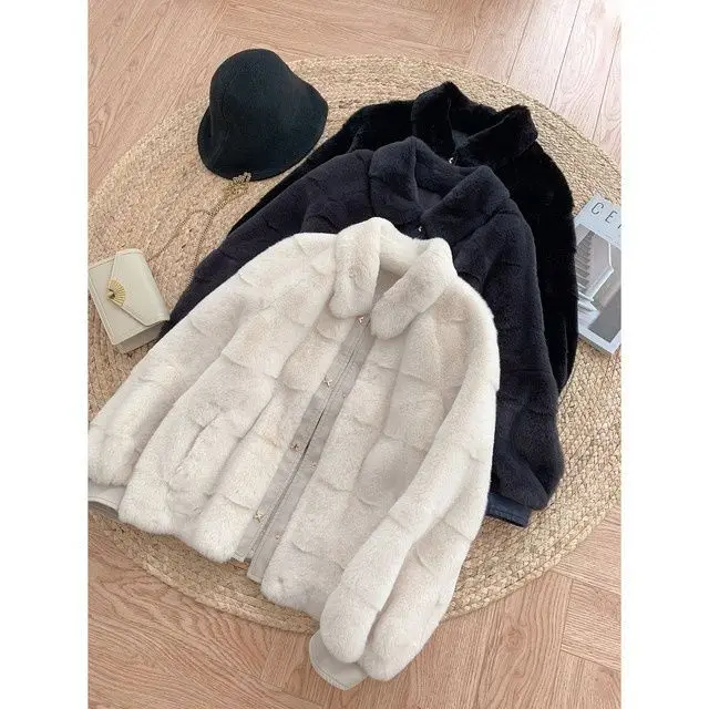 Early autumn and winter coat Danish mink fur coat lapel lantern sleeve warm fur one short jacket coat
Early autumn and winter coat Danish mink fur coat lapel lantern sleeve warm fur one short jacket coat
