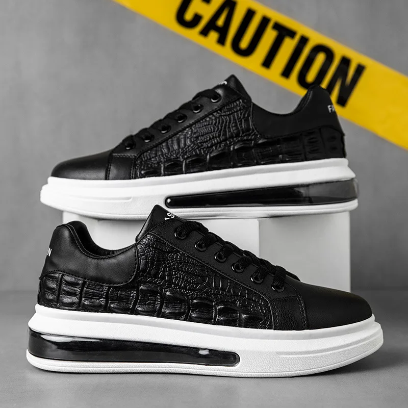 Spring 2021 men's little white McQueen shoes with the same crocodile platform shoe trend air cushion
Spring 2021 men's little white McQueen shoes with the same crocodile platform shoe trend air cushion