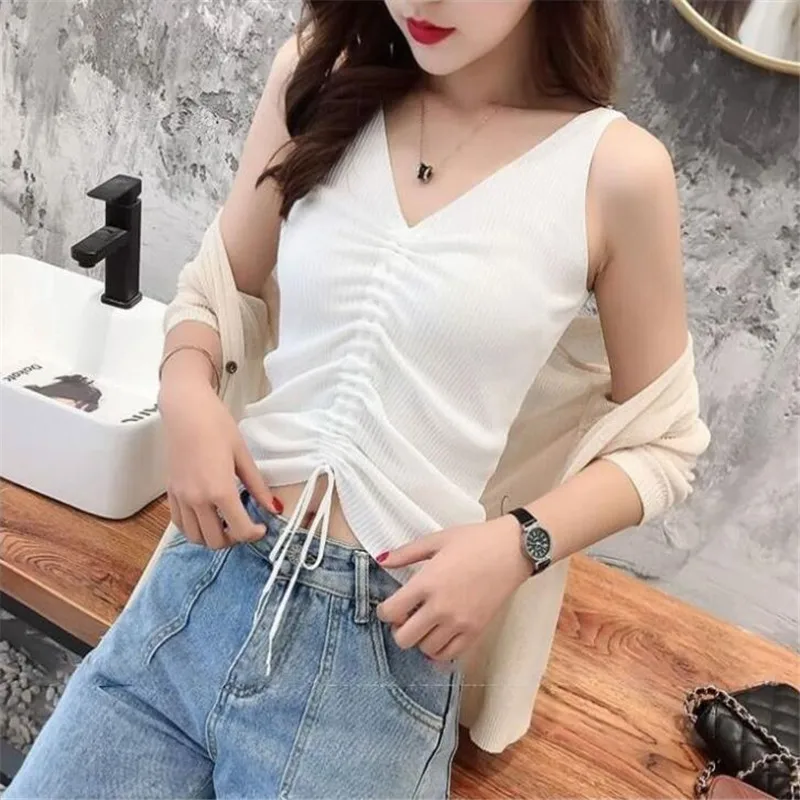 Women tank tops Ice silk knitted vest female summer small sling top Draw pleats Chic slim student bottoming shirt girl thin tops
Women tank tops Ice silk knitted vest female summer small sling top Draw pleats Chic slim student bottoming shirt girl thin tops