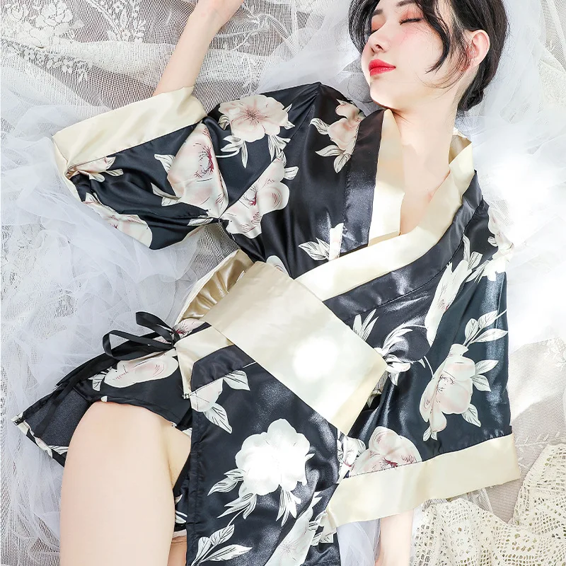 Sexy V-neck Bridesmaid Robes Printed Silk Robes for Women Floral Sleepwear Night Gowns Black Satin Bath Robe Night Wear Summer
Sexy V-neck Bridesmaid Robes Printed Silk Robes for Women Floral Sleepwear Night Gowns Black Satin Bath Robe Night Wear Summer