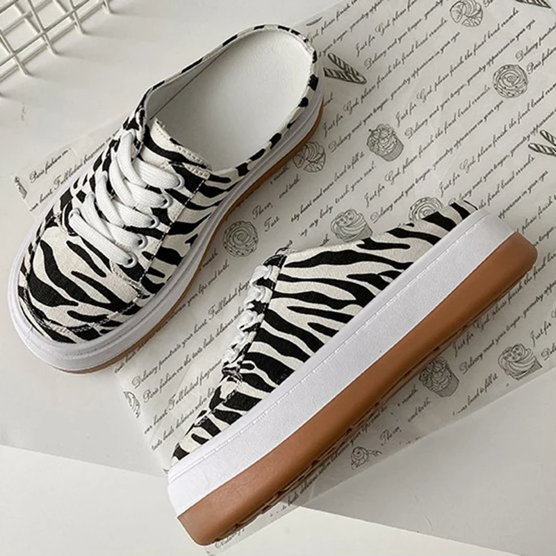 Zebra Print Slippers Women Spring Summer Closed Toe Casual Shoes Ladies Lazy Slip-on Platform Canvas Shoes Zapatos de mujer
Zebra Print Slippers Women Spring Summer Closed Toe Casual Shoes Ladies Lazy Slip-on Platform Canvas Shoes Zapatos de mujer