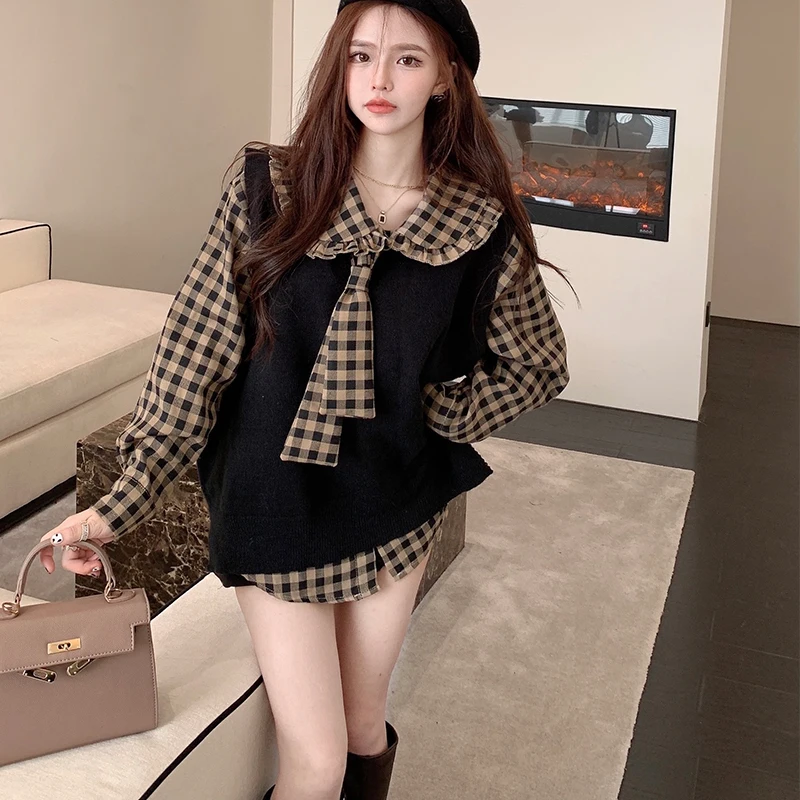 Design niche shirt vest two-piece women's spring and autumn 2021 new small fragrance suit fashion.
Design niche shirt vest two-piece women's spring and autumn 2021 new small fragrance suit fashion.