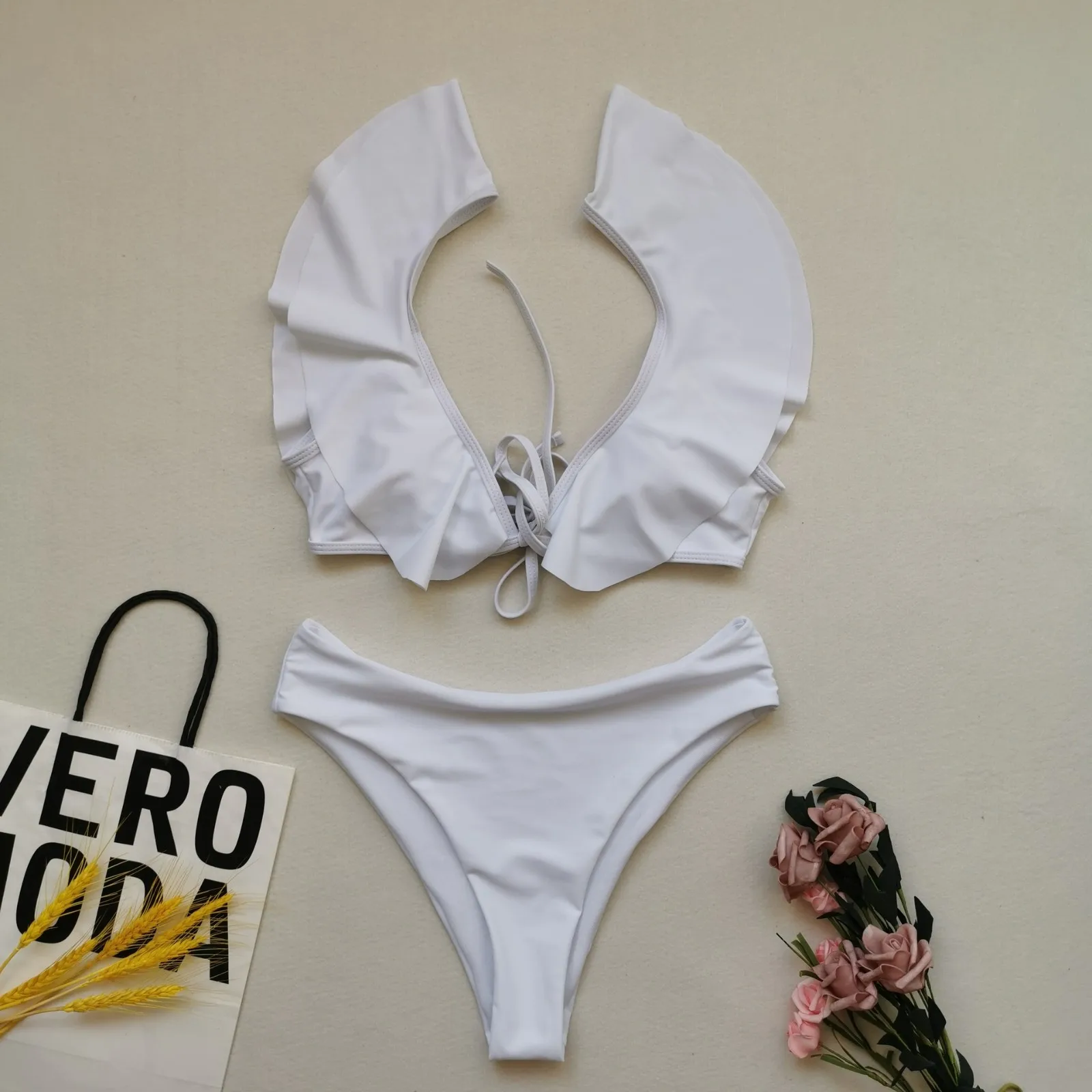 Uvrcos High Waist Ruffled Bikini Set 2021 Sexy Biquini Swimwear Women Two Pieces Swimsuit Floral Beachwear V-Neck Bathing Suit
Uvrcos High Waist Ruffled Bikini Set 2021 Sexy Biquini Swimwear Women Two Pieces Swimsuit Floral Beachwear V-Neck Bathing Suit