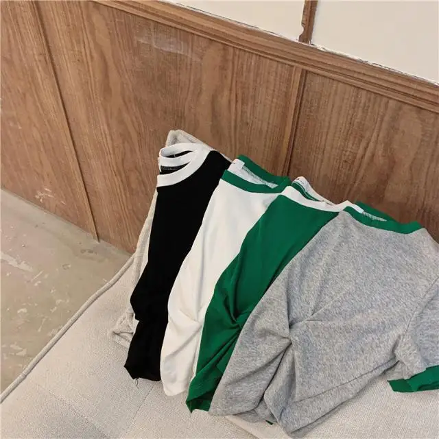 Color matching irregular short sleeve T-shirt women's new loose thin pleated design versatile top
Color matching irregular short sleeve T-shirt women's new loose thin pleated design versatile top