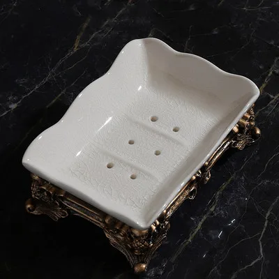 Керамическая мыльница с трещинами льда
Керамическая мыльница с трещинами льда