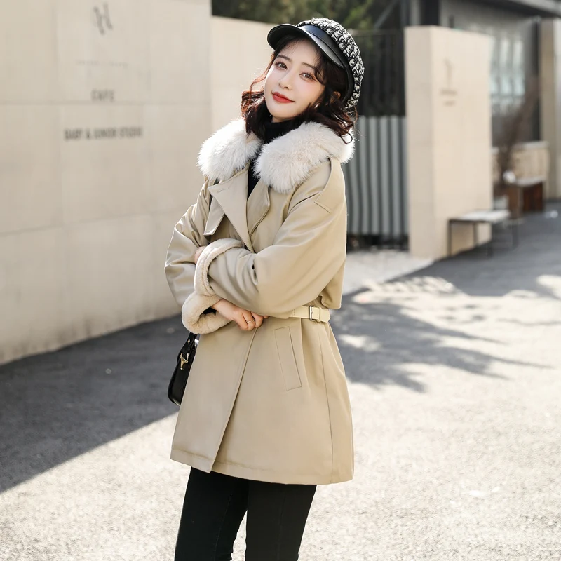 Winter Coat Turn Down Big Fur Collar Fill Cotton Warm Woman Clothes 2019 New Long Sleeve Cotton Liner Fashion Casual Winter Coat
Winter Coat Turn Down Big Fur Collar Fill Cotton Warm Woman Clothes 2019 New Long Sleeve Cotton Liner Fashion Casual Winter Coat
