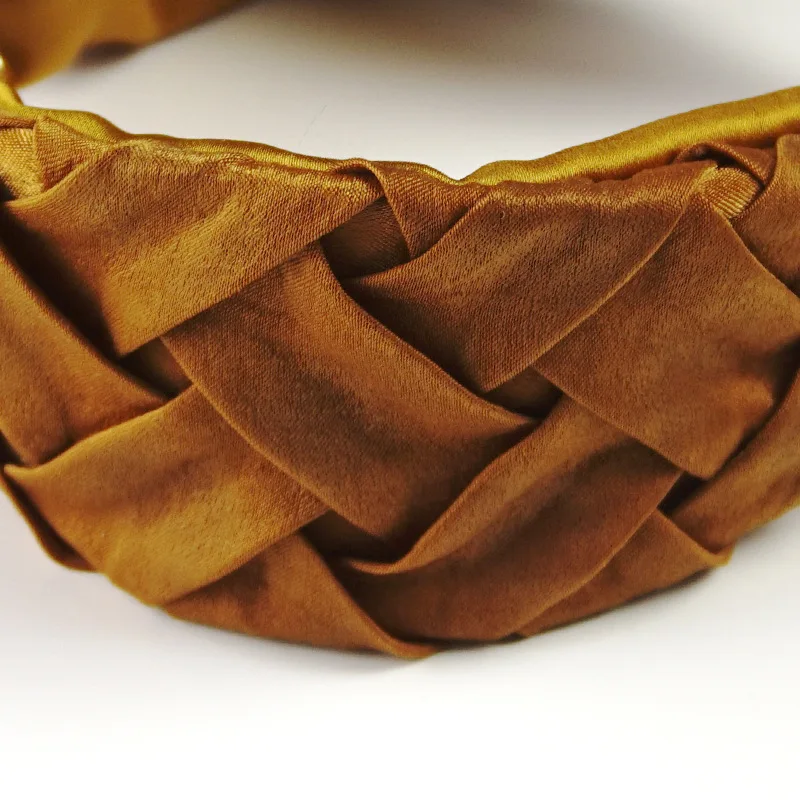 French Retro Hairbands For Women Weave Folds DiamondHair Accessories Korea Headband for Girls Headbands Head Wrap
French Retro Hairbands For Women Weave Folds DiamondHair Accessories Korea Headband for Girls Headbands Head Wrap