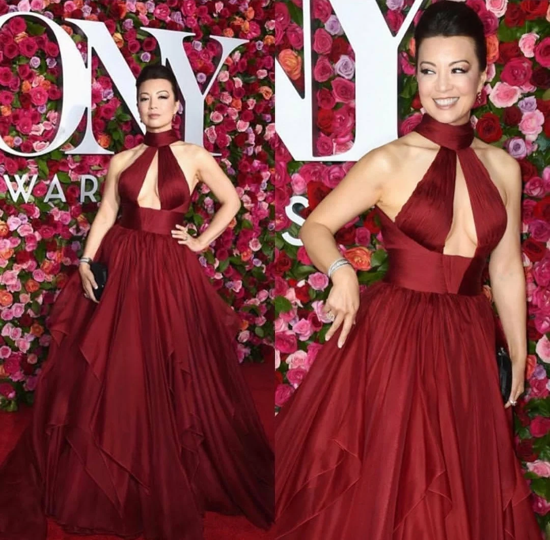 Vintage Long Burgundy Halter Celebrity Dresses with Floor Length Pleated Tulle Abendkleider Robes de Soirée for Women
Vintage Long Burgundy Halter Celebrity Dresses with Floor Length Pleated Tulle Abendkleider Robes de Soirée for Women