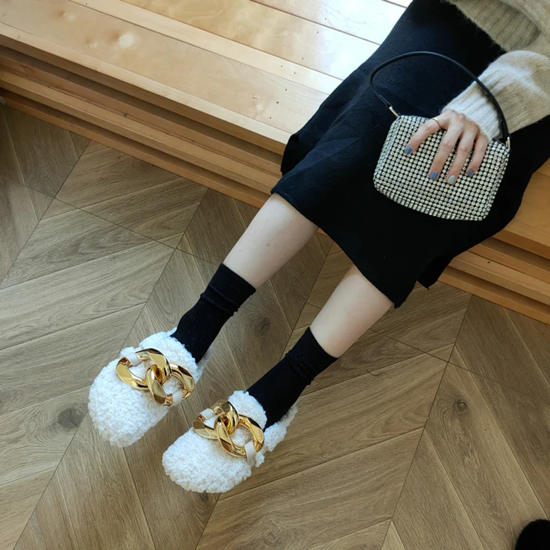 Women Fur Slippers Causal Winter Autumn Female Flat Outdoor Slides Fashion Metal Decoration Mules Woman Furry Slides Shoes
Women Fur Slippers Causal Winter Autumn Female Flat Outdoor Slides Fashion Metal Decoration Mules Woman Furry Slides Shoes