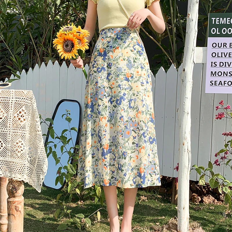 Skirt Women Summer New Fashion Floral Appliques Mid-Calf Skirts Female High Waist A Line Slim Thin Prairie Chic Midi Skirt Femme
Skirt Women Summer New Fashion Floral Appliques Mid-Calf Skirts Female High Waist A Line Slim Thin Prairie Chic Midi Skirt Femme