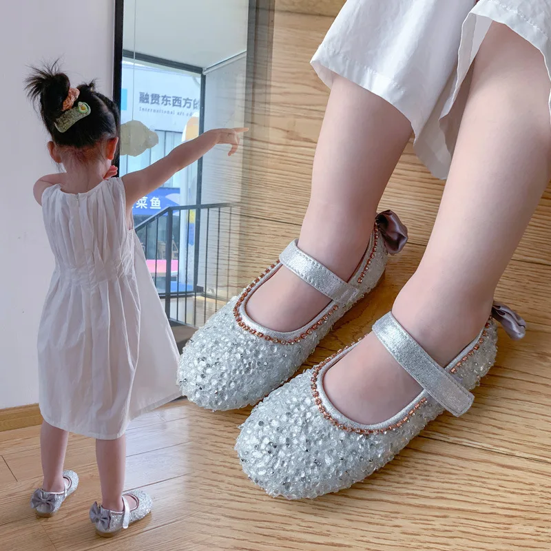 Princess Kids Leather Shoes for Girls Flower Casual Glitter Children High Heel Girls Shoes Butterfly Knot Blue Pink Silver 
Princess Kids Leather Shoes for Girls Flower Casual Glitter Children High Heel Girls Shoes Butterfly Knot Blue Pink Silver