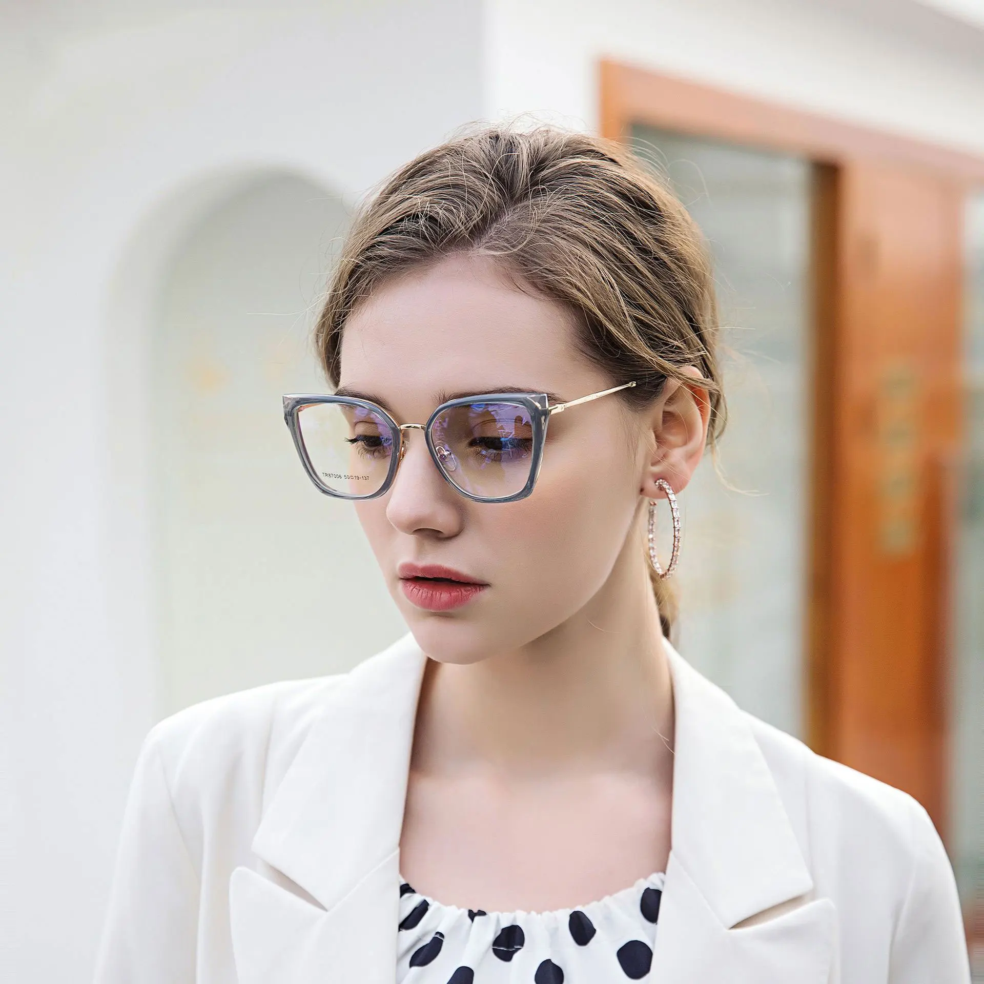 Glasses For Female Full Rim TR Frame Eyewears Upsale Cat's Eyes Shape Anti-Blue Light Optical Spectacles
Glasses For Female Full Rim TR Frame Eyewears Upsale Cat's Eyes Shape Anti-Blue Light Optical Spectacles