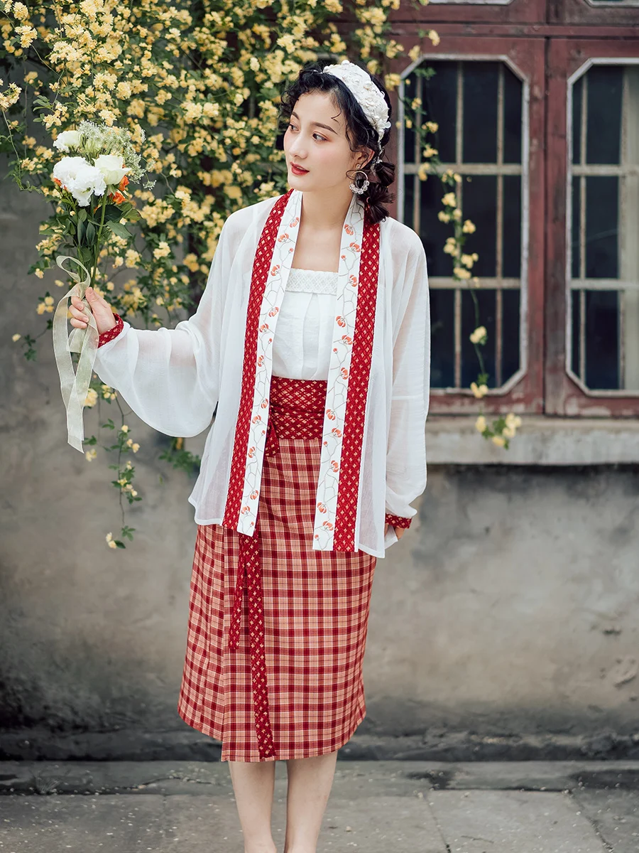 Song-made three-piece aircraft sleeve skirt and two-piece skirt Original improved Hanfu thin in summer
Song-made three-piece aircraft sleeve skirt and two-piece skirt Original improved Hanfu thin in summer