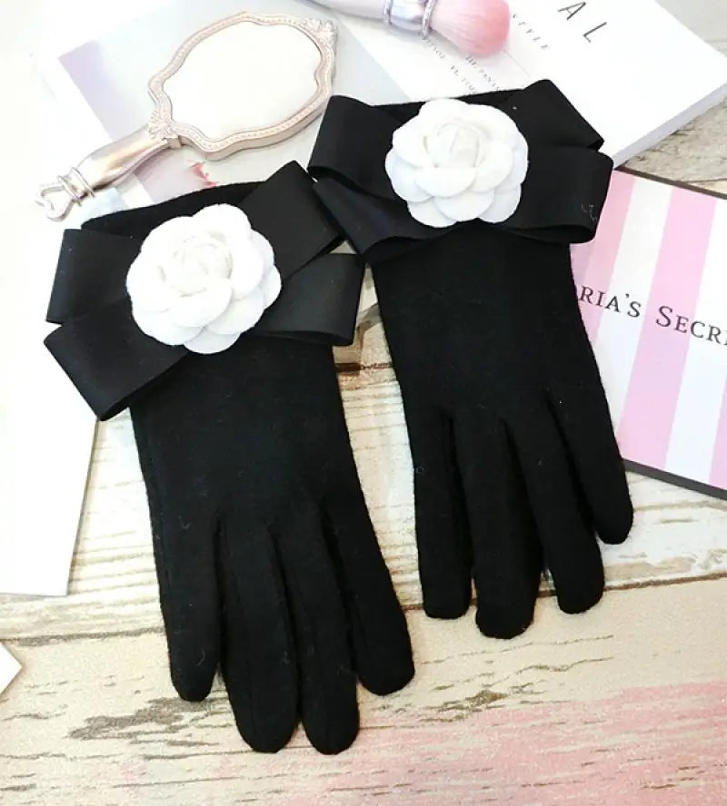 Cashmere Gloves Bowknot Camellia Cashmere Ladies Gloves Korean Fashion Winter Split Finger Thick Warm Touch Screen Gloves A386
Cashmere Gloves Bowknot Camellia Cashmere Ladies Gloves Korean Fashion Winter Split Finger Thick Warm Touch Screen Gloves A386