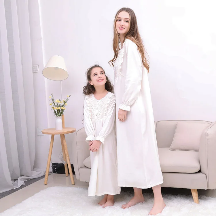Кружевные ночные рубашки для мамы и дочки одинаковые пижамы семьи платье сезон