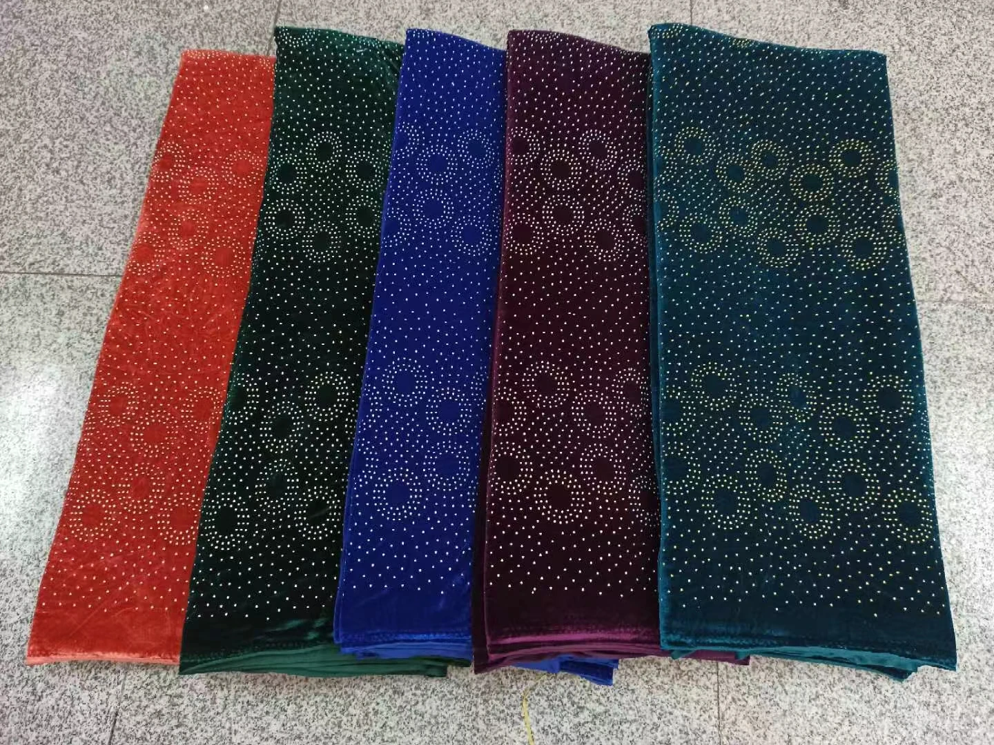 Madison Nigeria Velvet Lace High Quality Royal Blue Sequin French Latest Embroidery Fabric Party Asoebi Nigeria African
Madison Nigeria Velvet Lace High Quality Royal Blue Sequin French Latest Embroidery Fabric Party Asoebi Nigeria African